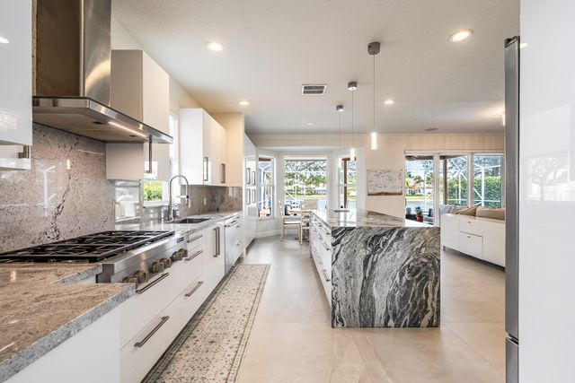 13815 NW 11th Street, Pembroke Pines, FL 33028