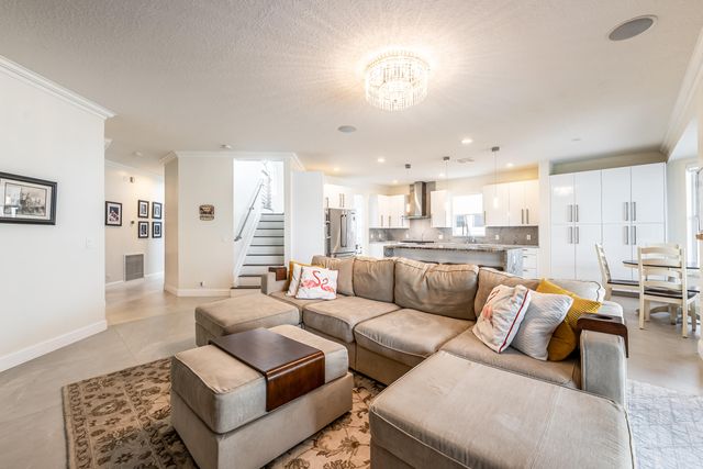 13815 NW 11th Street, Pembroke Pines, FL 33028