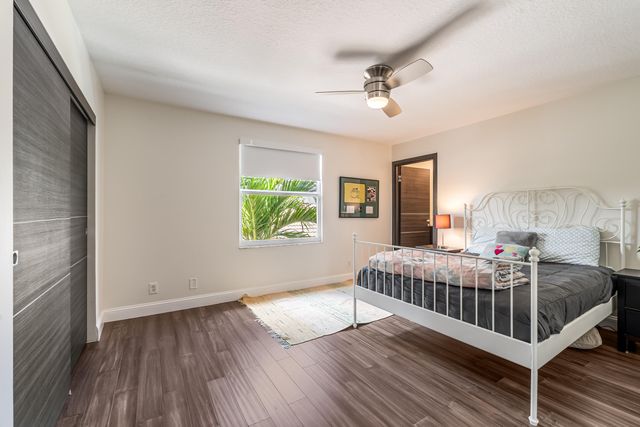 13815 NW 11th Street, Pembroke Pines, FL 33028