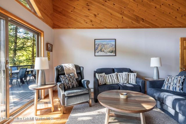 93 Maplewood Road, Windham, NY 12496