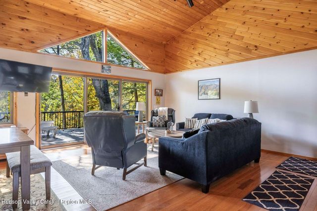 93 Maplewood Road, Windham, NY 12496