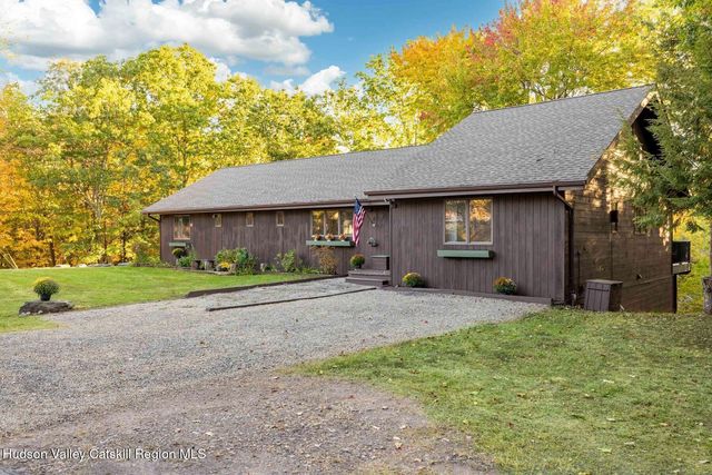 93 Maplewood Road, Windham, NY 12496