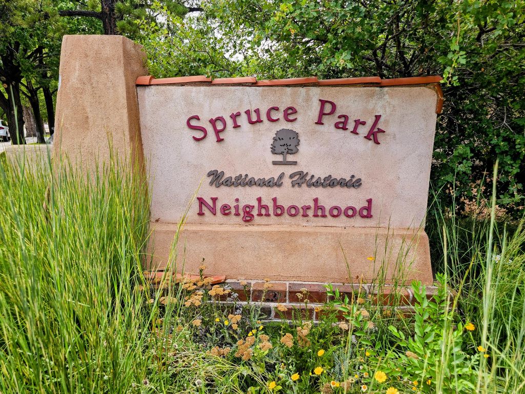 1405 SIGMA CHI Road NE, Albuquerque, NM 87106