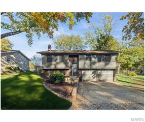 104 Parkview Court, Troy, IL 62294