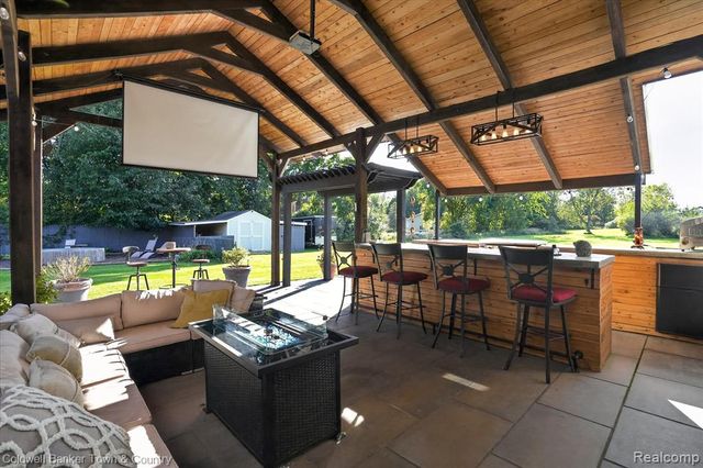 6347 Oak Grove Road, Howell, MI 48855
