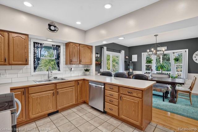 6347 Oak Grove Road, Howell, MI 48855
