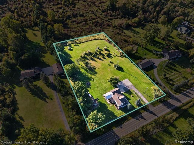 6347 Oak Grove Road, Howell, MI 48855