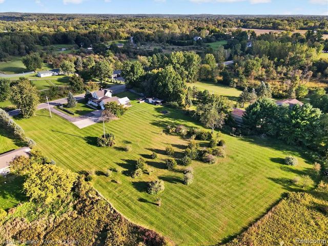 6347 Oak Grove Road, Howell, MI 48855