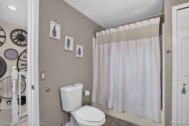 6347 Oak Grove Road, Howell, MI 48855