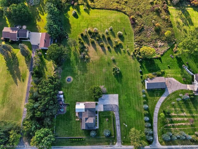 6347 Oak Grove Road, Howell, MI 48855