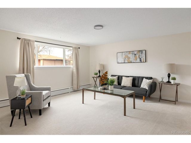 1618 Kimbark St, Longmont, CO 80501