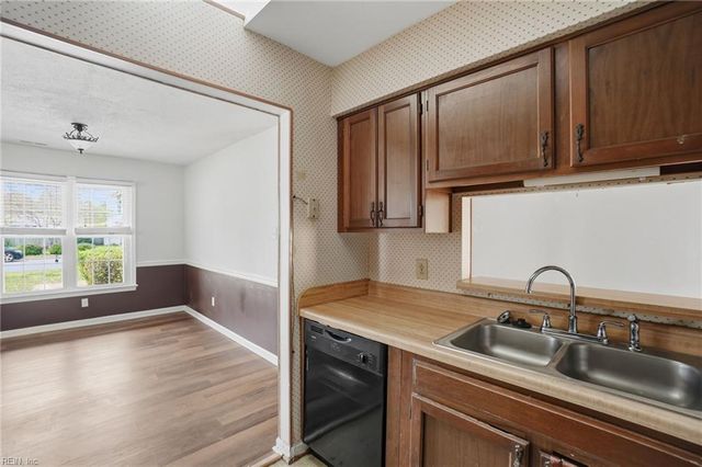 1131 Mill Lake QTR, Chesapeake, VA 23320