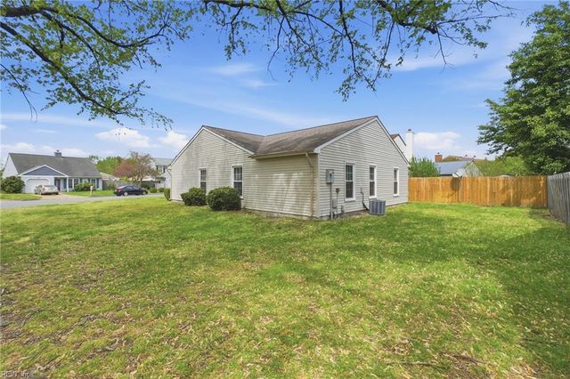 1131 Mill Lake QTR, Chesapeake, VA 23320