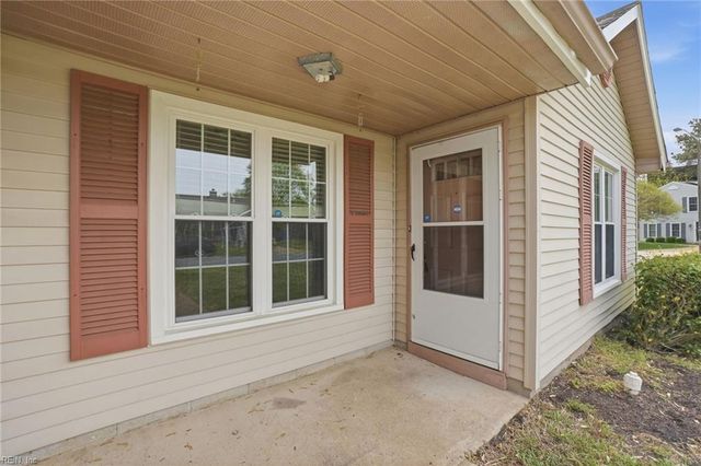 1131 Mill Lake QTR, Chesapeake, VA 23320