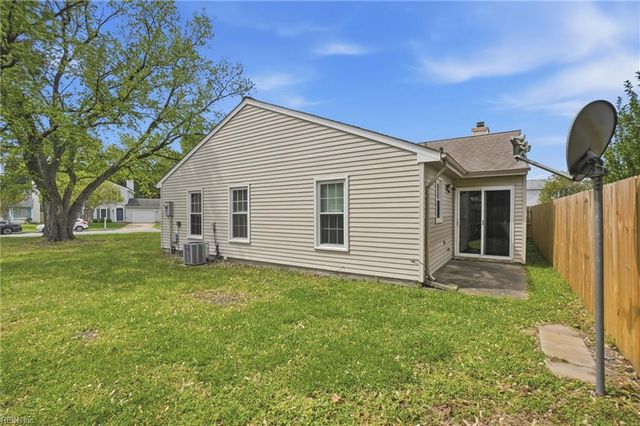 1131 Mill Lake QTR, Chesapeake, VA 23320