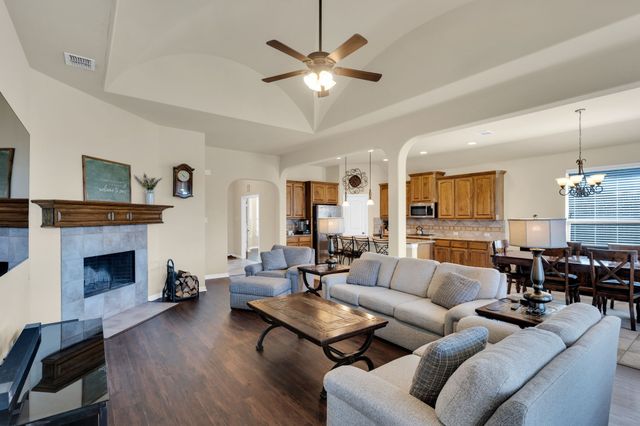 109 Thoroughbred Street, Waxahachie, TX 75165