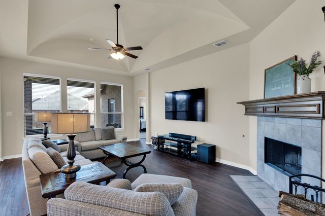 109 Thoroughbred Street, Waxahachie, TX 75165