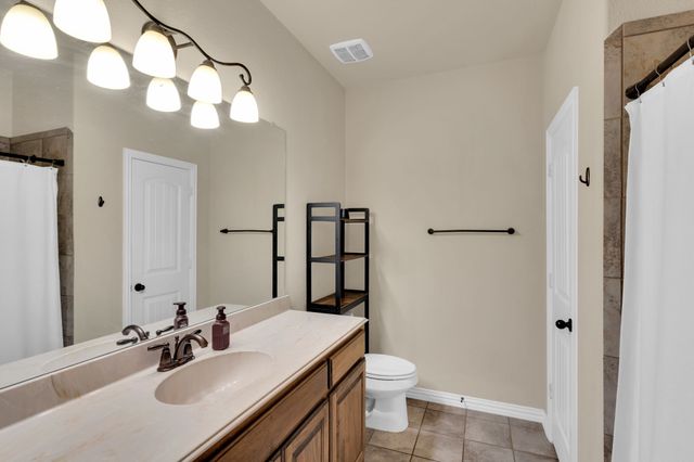 109 Thoroughbred Street, Waxahachie, TX 75165