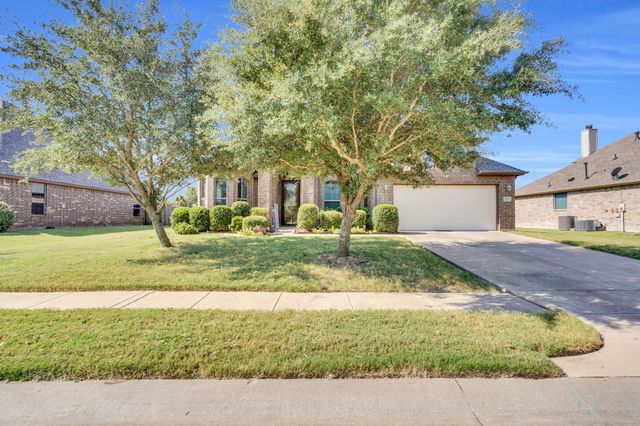 109 Thoroughbred Street, Waxahachie, TX 75165