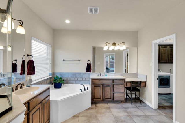 109 Thoroughbred Street, Waxahachie, TX 75165