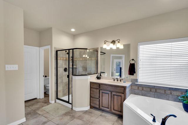 109 Thoroughbred Street, Waxahachie, TX 75165