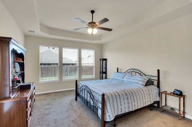 109 Thoroughbred Street, Waxahachie, TX 75165