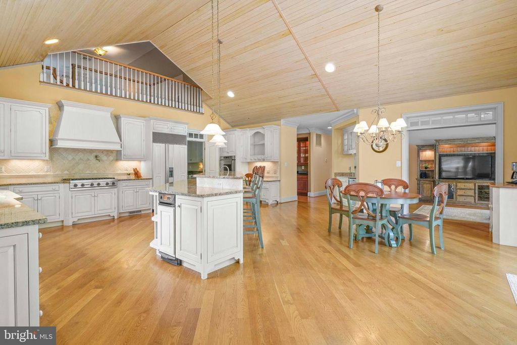 Image 15 of property listing at 12651 VIGILANT CT, Dunkirk, MD 20754