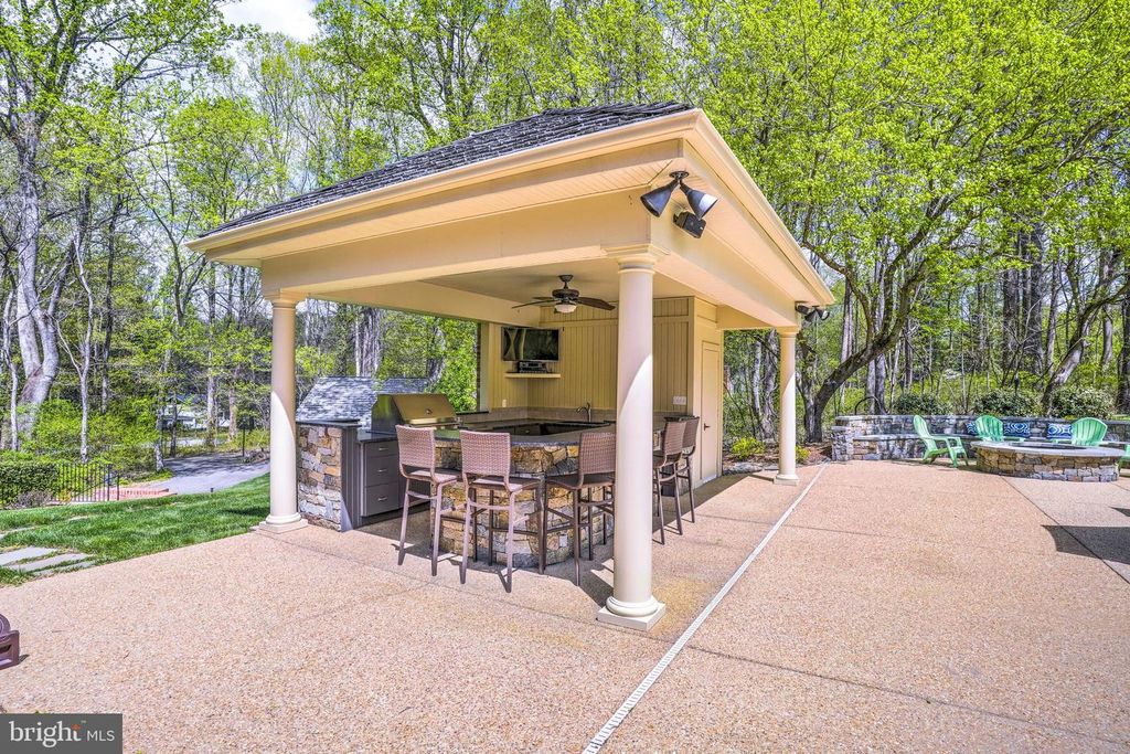 Image 17 of property listing at 12651 VIGILANT CT, Dunkirk, MD 20754