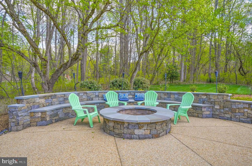 Image 21 of property listing at 12651 VIGILANT CT, Dunkirk, MD 20754