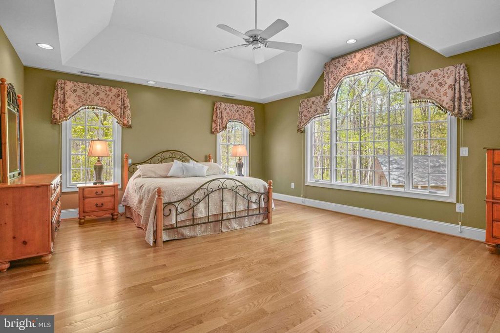 Image 9 of property listing at 12651 VIGILANT CT, Dunkirk, MD 20754