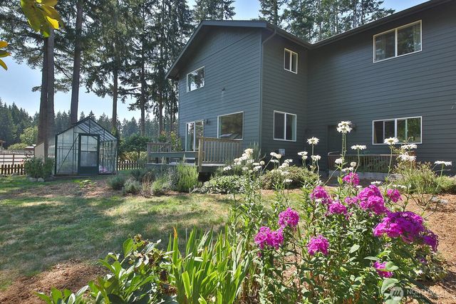 4194 Moorland Place, Clinton, WA 98236
