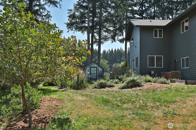 4194 Moorland Place, Clinton, WA 98236