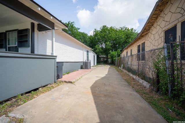 1731 HAYS ST, San Antonio, TX 78202