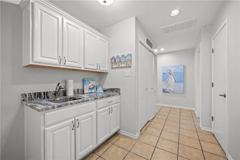 649 Anchor Dr, Port Aransas, TX 78373 — photo 4