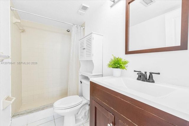 110 Lake Emerald Drive 403, Oakland Park, FL 33309