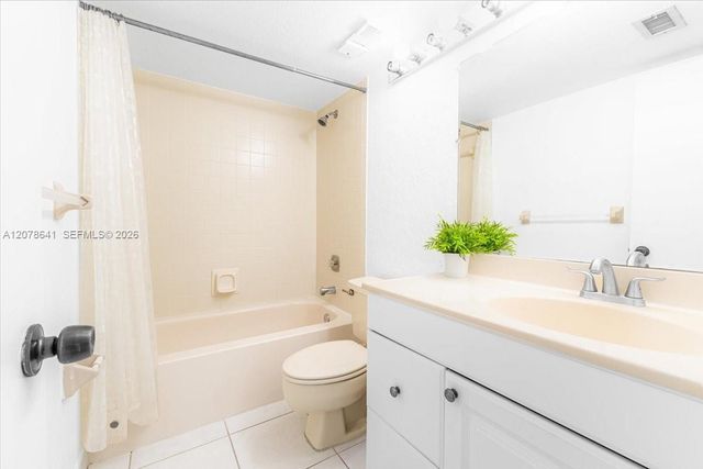 110 Lake Emerald Drive 403, Oakland Park, FL 33309