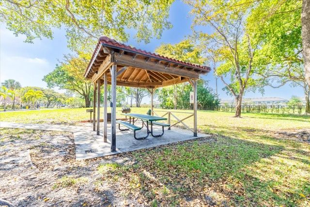 110 Lake Emerald Drive 403, Oakland Park, FL 33309