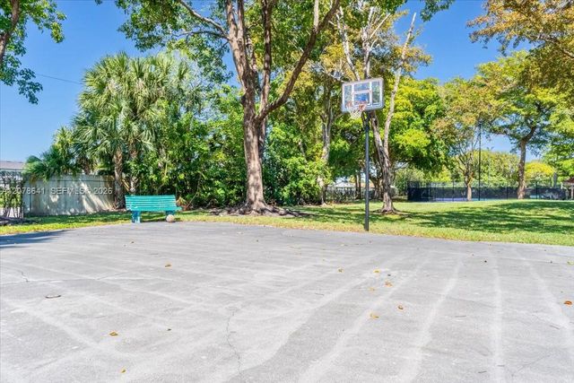 110 Lake Emerald Drive 403, Oakland Park, FL 33309