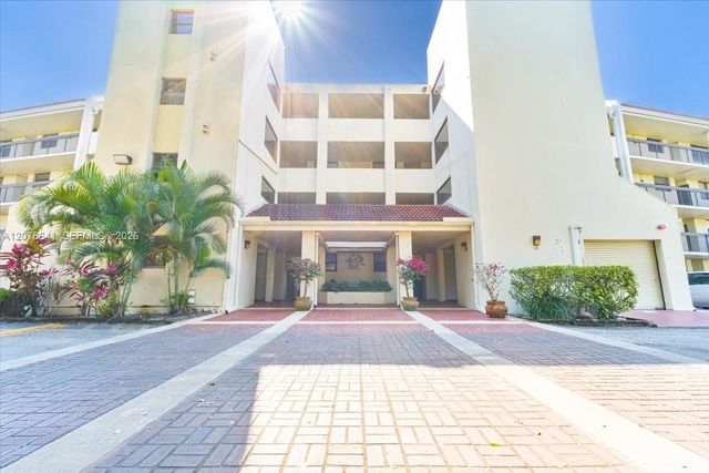 110 Lake Emerald Drive 403, Oakland Park, FL 33309