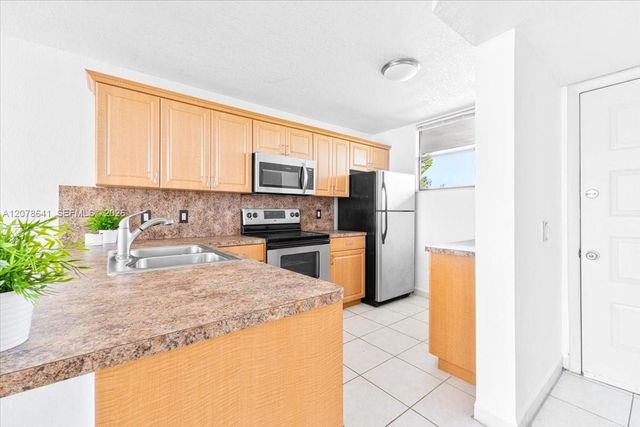110 Lake Emerald Drive 403, Oakland Park, FL 33309