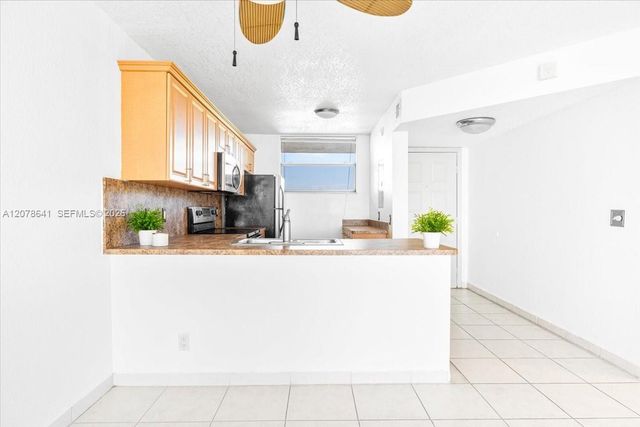 110 Lake Emerald Drive 403, Oakland Park, FL 33309