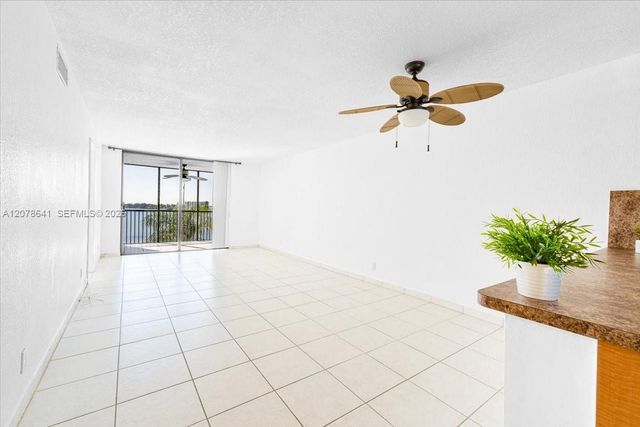 110 Lake Emerald Drive 403, Oakland Park, FL 33309