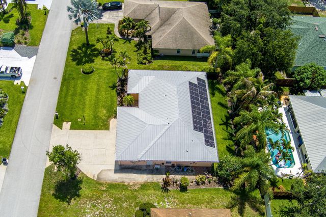 426 NE Vanda Terrado, Jensen Beach, FL 34957