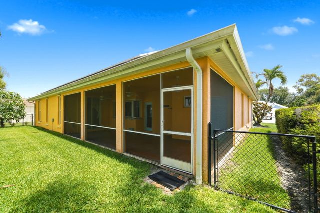 426 NE Vanda Terrado, Jensen Beach, FL 34957