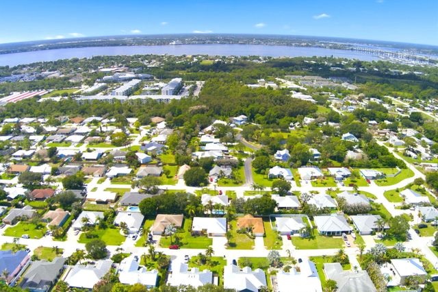 426 NE Vanda Terrado, Jensen Beach, FL 34957