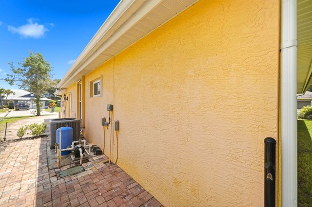 426 NE Vanda Terrado, Jensen Beach, FL 34957