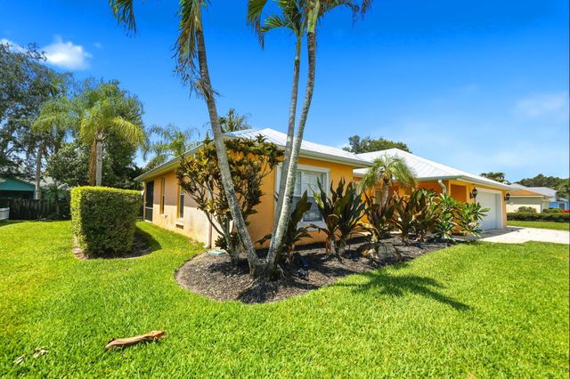 426 NE Vanda Terrado, Jensen Beach, FL 34957