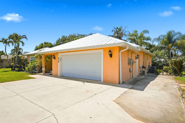 426 NE Vanda Terrado, Jensen Beach, FL 34957