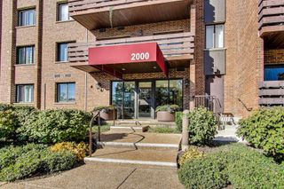2000 Chestnut Avenue 310, Glenview, IL 60025
