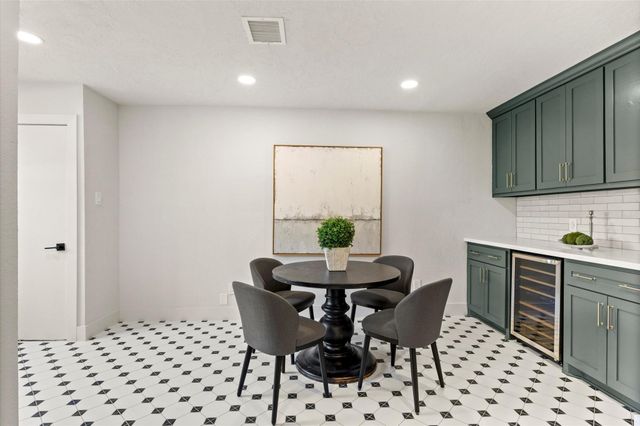 3725 Griggs Road, Houston, TX 77021